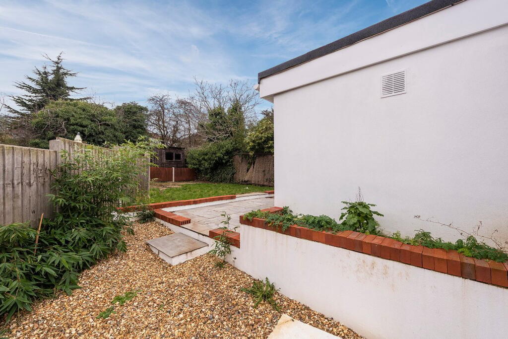 Additional property image - Faygate Crescent, South Bexleyheath, DA6