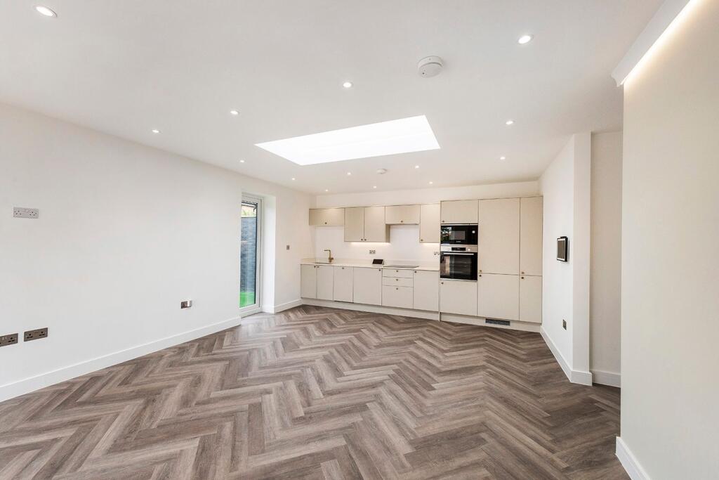 Main image of property: Pinnacle Hill, Bexleyheath, DA7