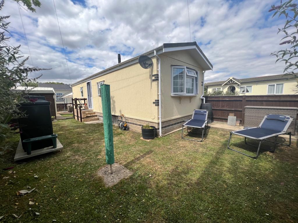2 bedroom park home for sale in Badgers Holt, Longstanton, Cambridge, CB24