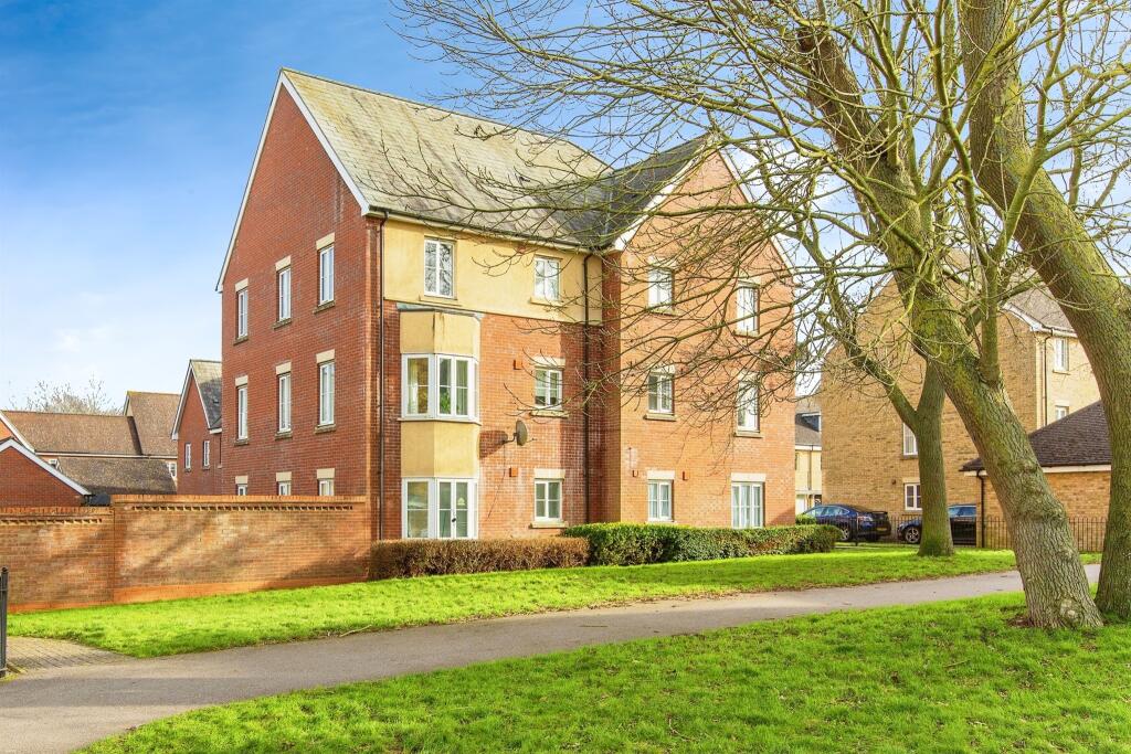 2 bedroom flat for sale in Jubilee Green, Papworth Everard, Cambridge, CB23