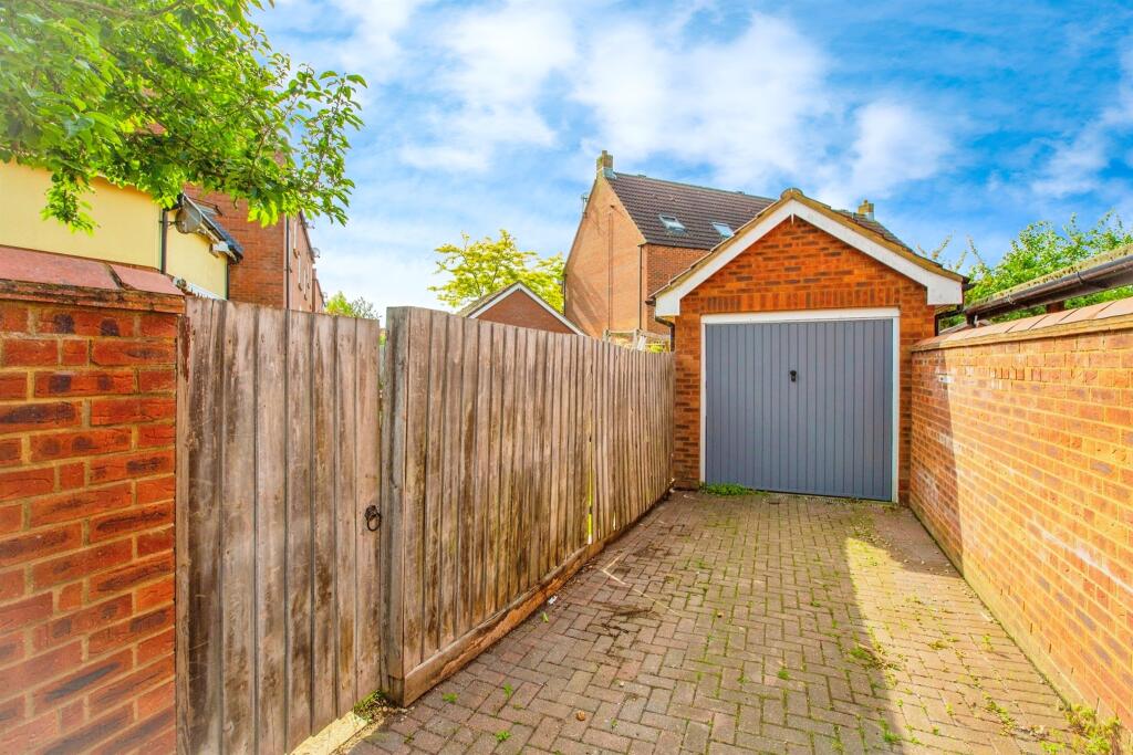 Additional property image - Brookfield Way, Lower Cambourne, CAMBRIDGE