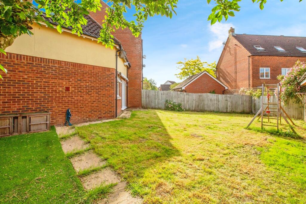 Additional property image - Brookfield Way, Lower Cambourne, CAMBRIDGE