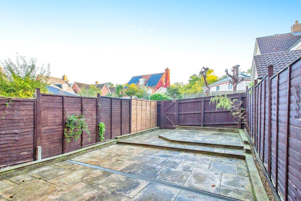 Additional property image - South Park Drive, Papworth Everard, CAMBRIDGE