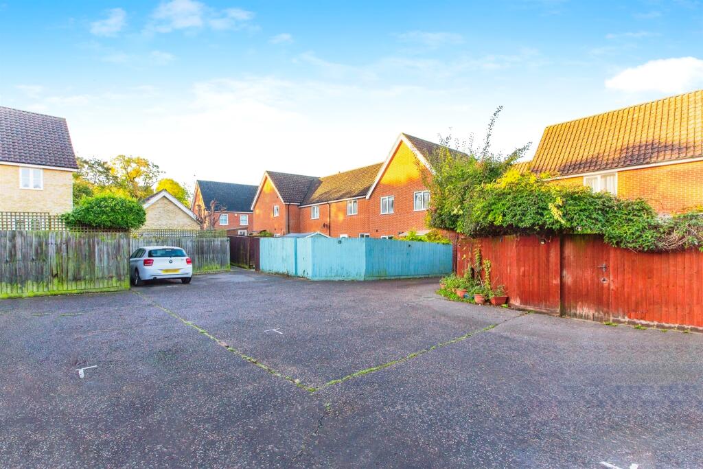 Additional property image - South Park Drive, Papworth Everard, CAMBRIDGE