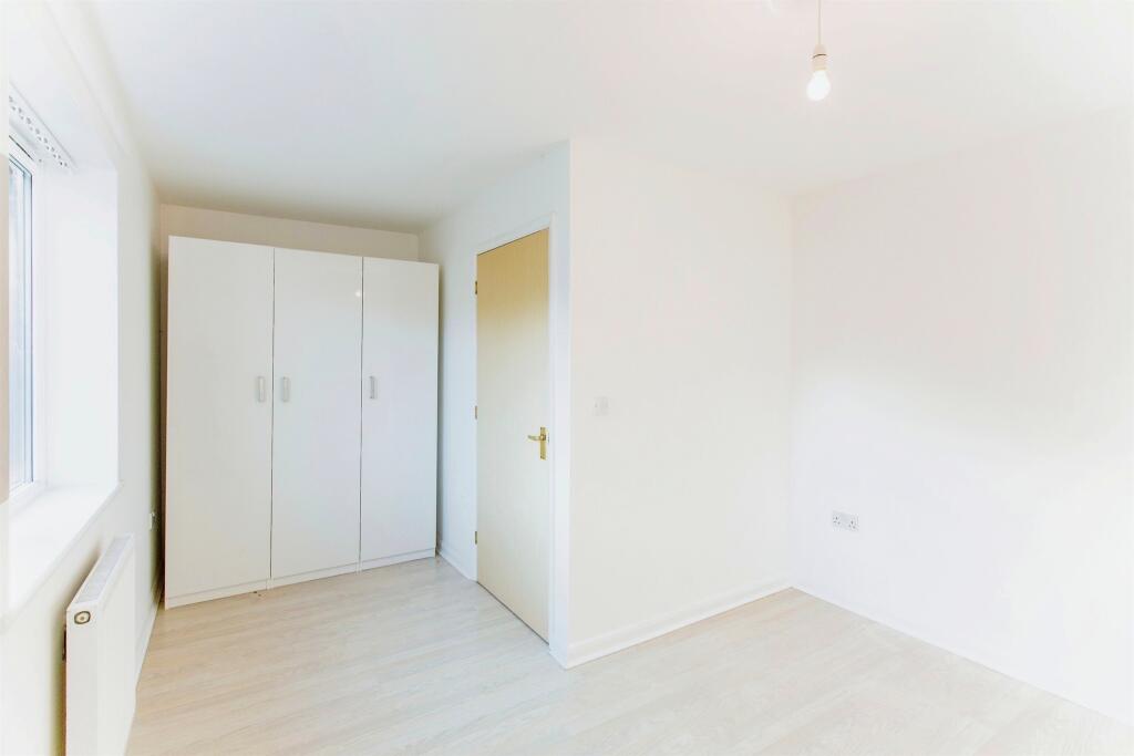 Additional property image - South Park Drive, Papworth Everard, CAMBRIDGE