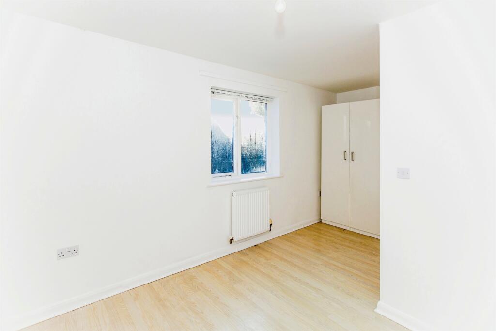 Additional property image - South Park Drive, Papworth Everard, CAMBRIDGE