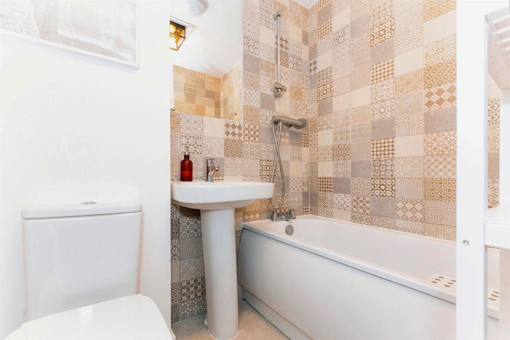 Additional property image - Sharland Lane, West Cambourne, CAMBRIDGE