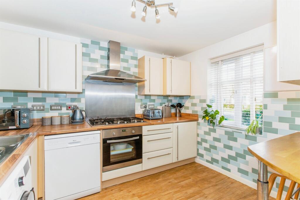 Additional property image - Summers Hill Drive, Papworth Everard, Cambridge