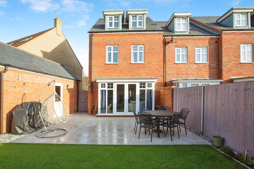 Additional property image - Summers Hill Drive, Papworth Everard, Cambridge