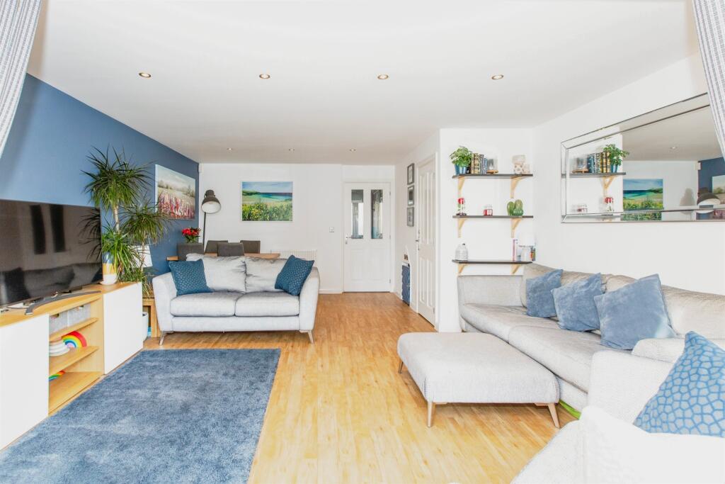 Additional property image - Summers Hill Drive, Papworth Everard, Cambridge
