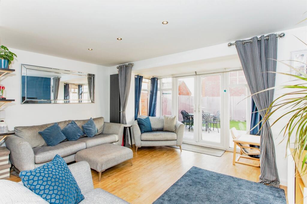 Additional property image - Summers Hill Drive, Papworth Everard, Cambridge