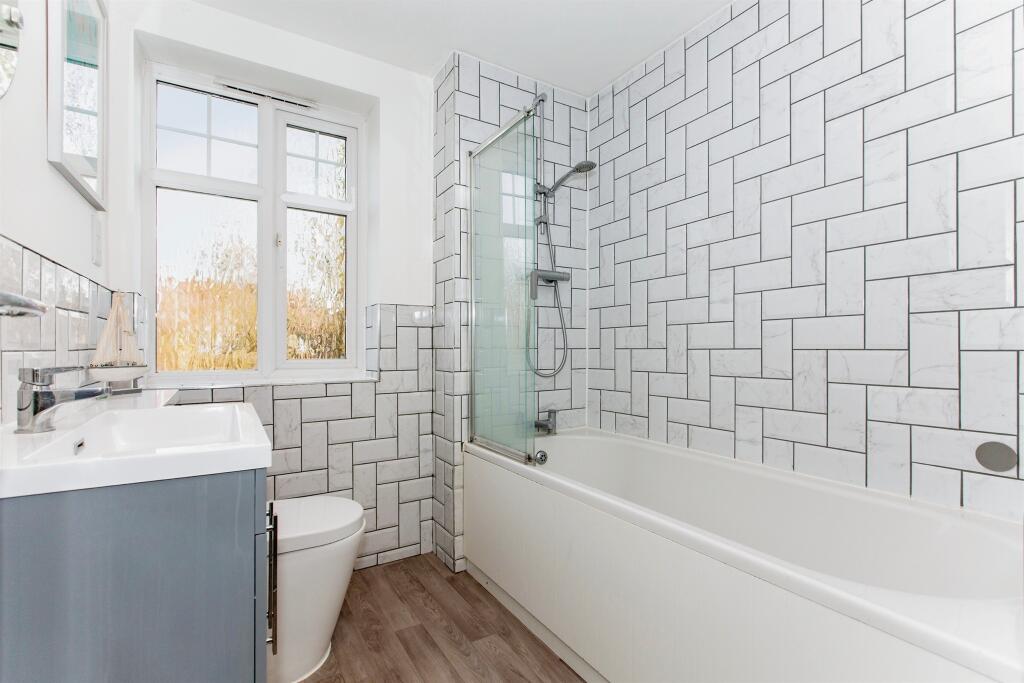Additional property image - Summers Hill Drive, Papworth Everard, Cambridge