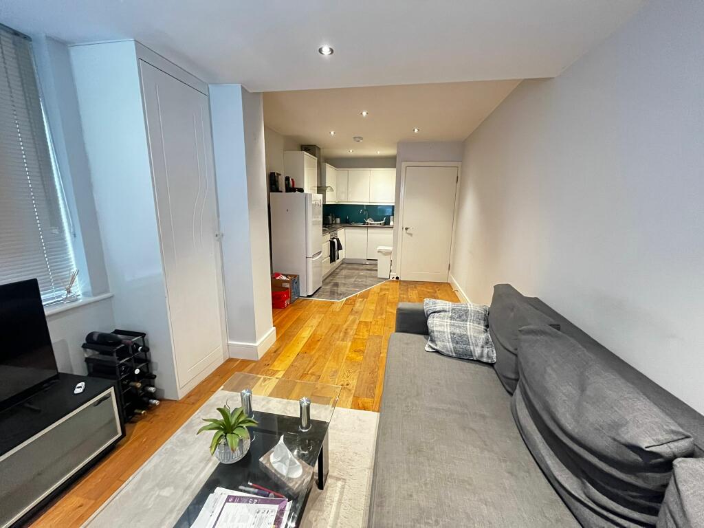 1 bedroom flat for sale in 15-16 London Street, Town Centre, Basingstoke, RG21