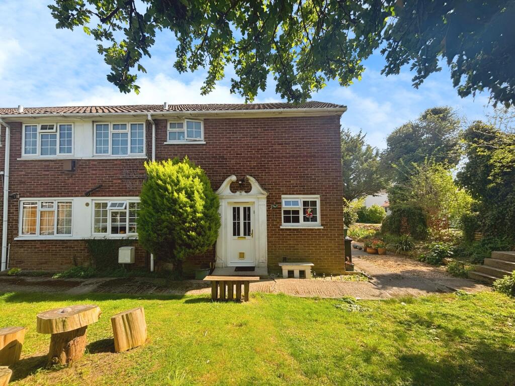 Main image of property: Devonshire Place, Basingstoke, RG21