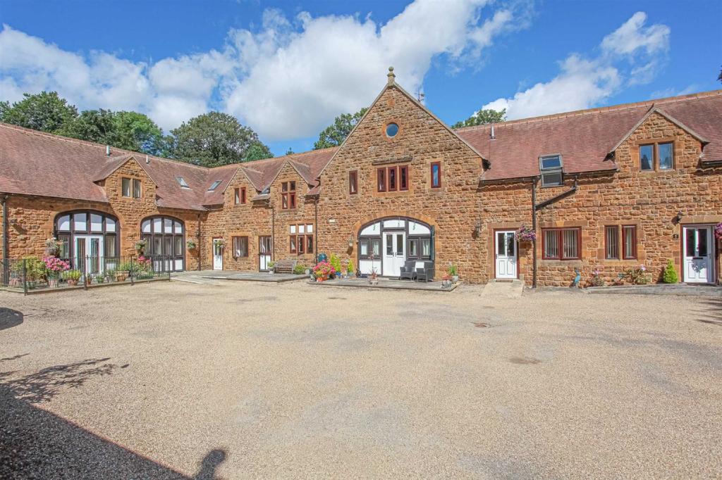 1 bedroom retirement property for sale in House Mews, Banbury