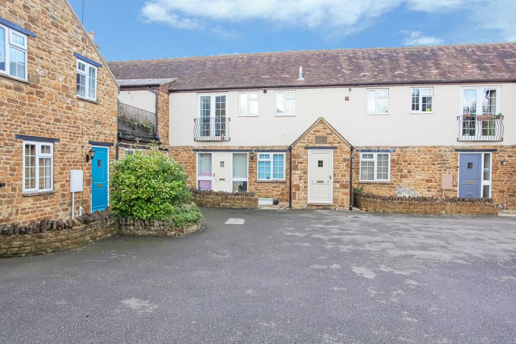 2 bedroom apartment for sale in Partridge Court, Round Close Road
