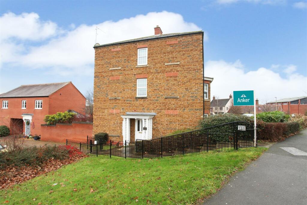 2 bedroom apartment for sale in Lord Fielding Close, Banbury, OX16