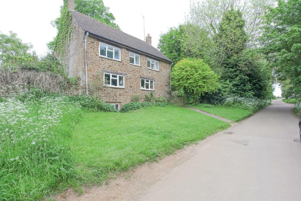 3 bedroom cottage for sale in Church Lane, Shutford, Banbury, OX15