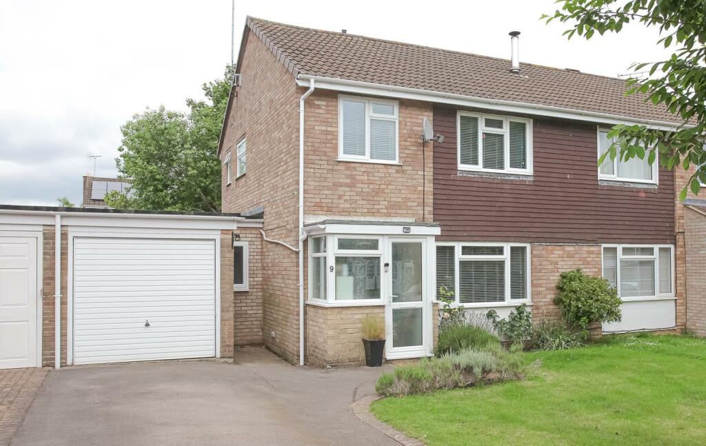 3 bedroom semidetached house for sale in Strawberry Hill, Bloxham