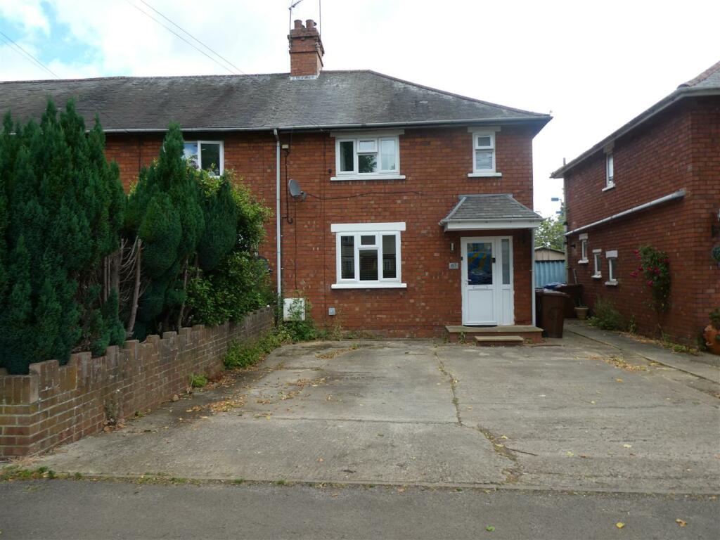 3 bedroom house for rent in Springfield Avenue, Banbury, OX16