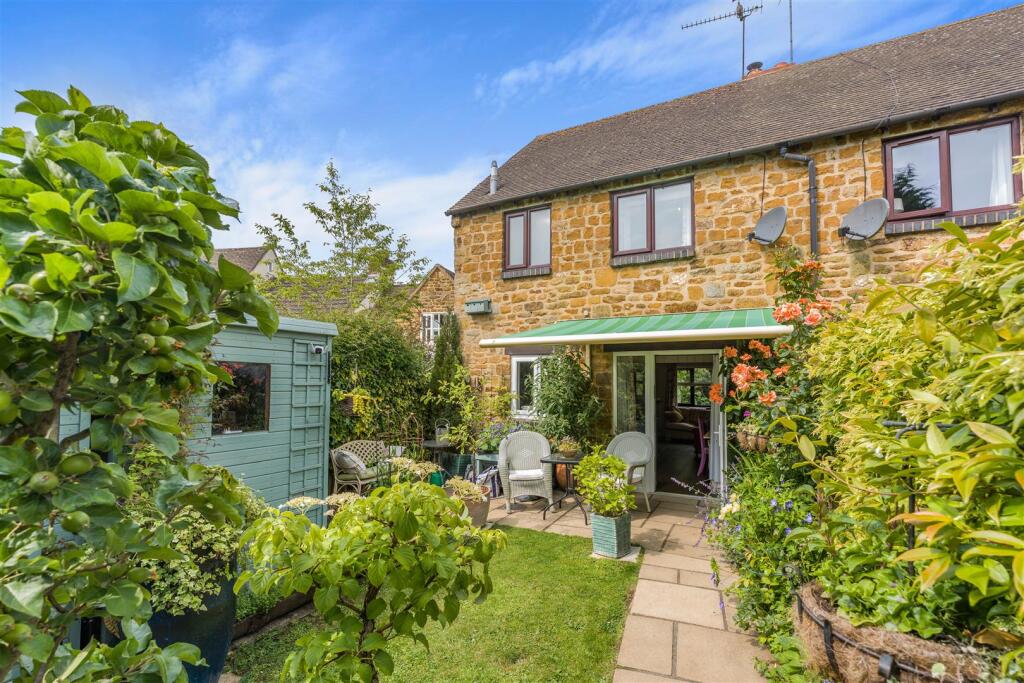 Main image of property: Rose Hall Lane, Middleton Cheney - complete upper chain