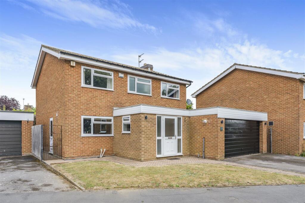 Main image of property: Wheatley Close, Banbury