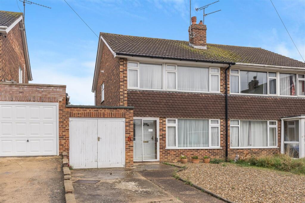 Main image of property: Wolseley Close, Banbury