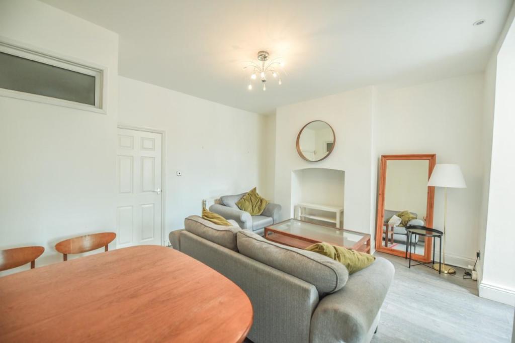 2 bedroom flat for sale in Robson Street, Low Fell, Gateshead, NE9