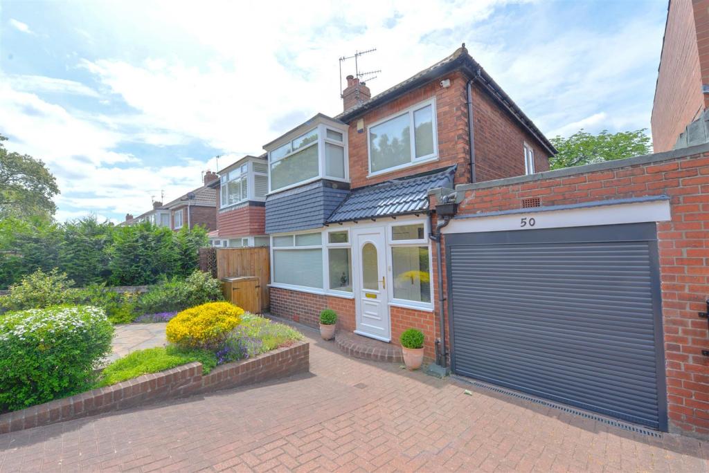 3 bedroom semidetached house for sale in Saltwell Road South, Low Fell