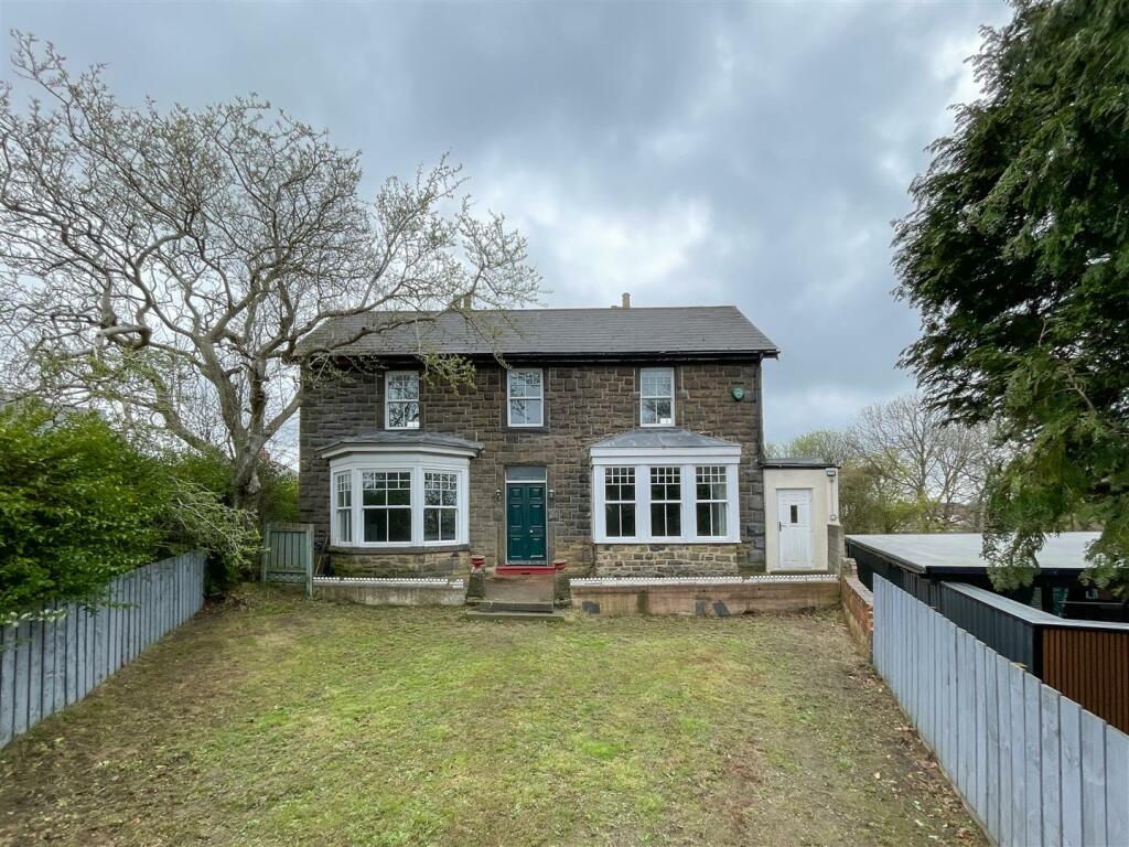 3 bedroom detached house for sale in Larne Crescent, Low Fell, NE9