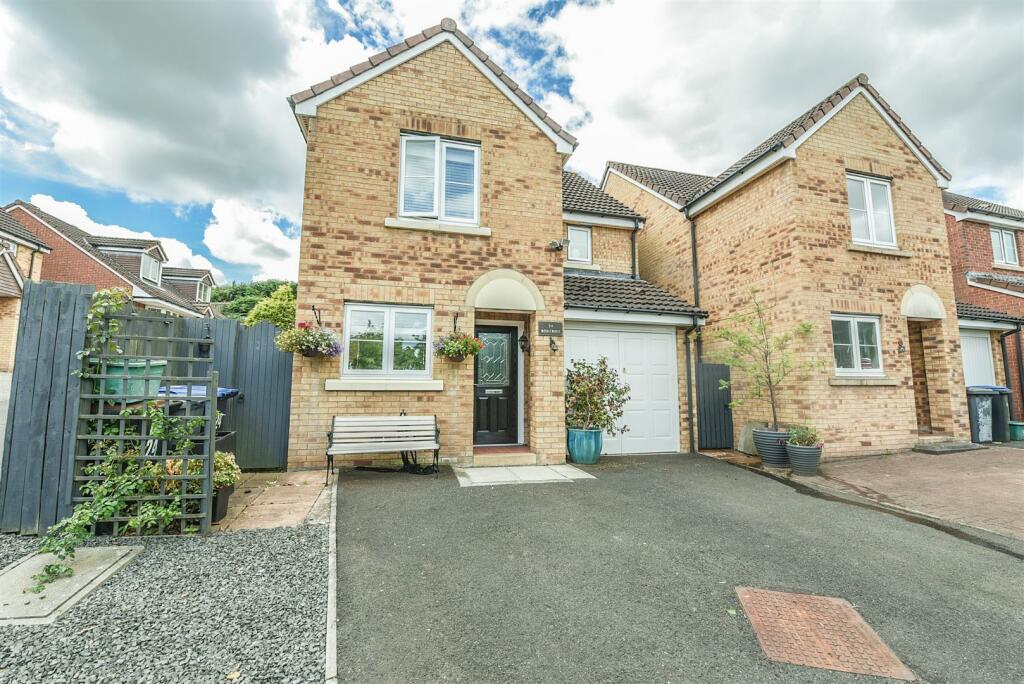 3 bedroom detached house for sale in Rosecroft, Pelton, Chester Le