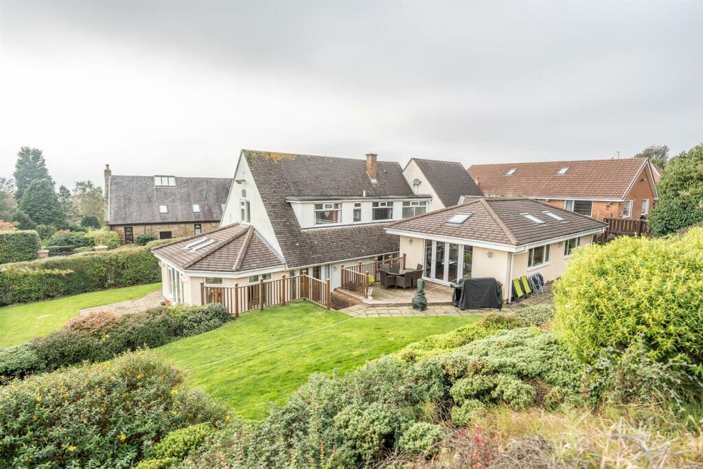 5 bedroom detached house for sale in Rockcliffe Way, Eighton Banks,, NE9