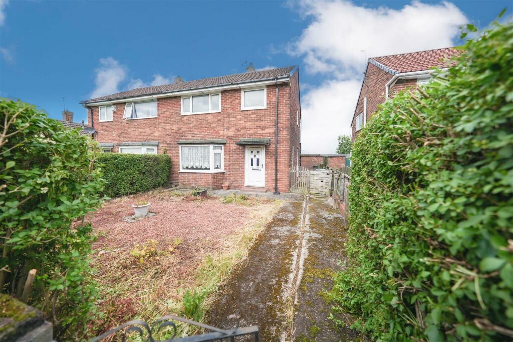 3 bedroom semidetached house for sale in Longrigg, Leam Lane, Gateshead, NE10