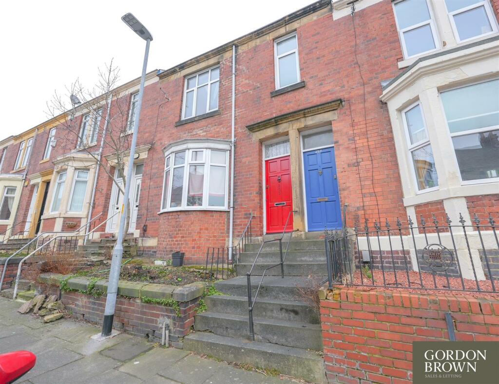 3 bedroom flat for sale in Windsor Avenue, Gateshead, NE8