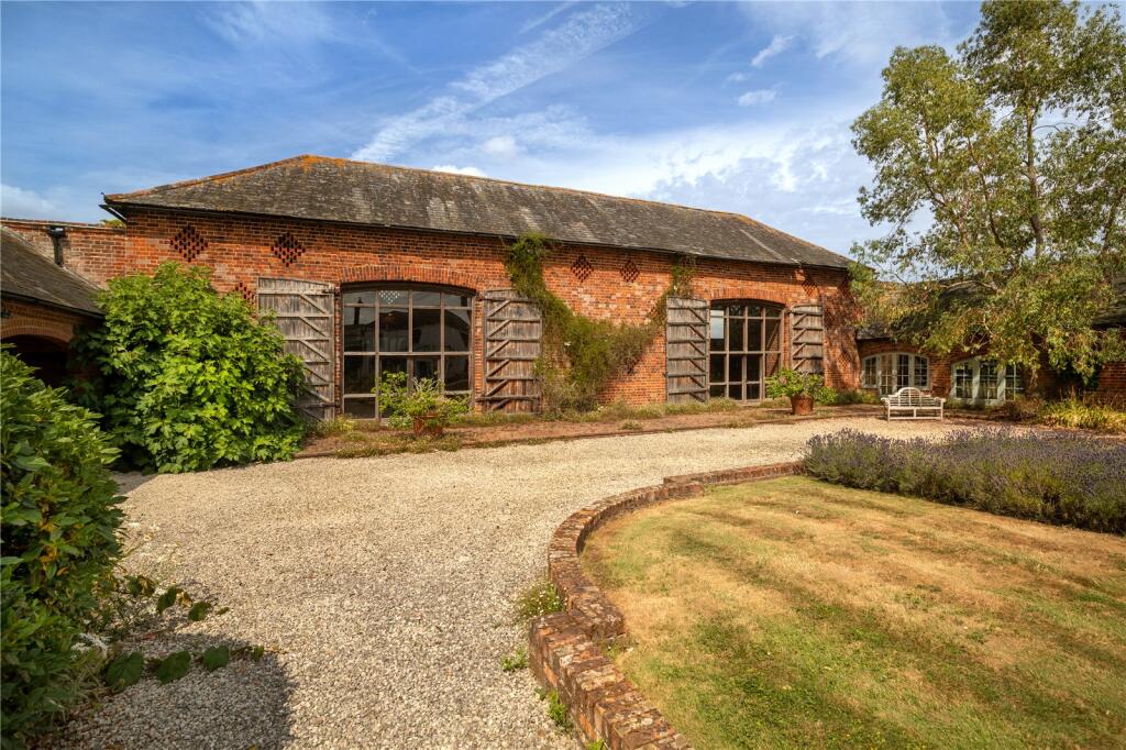 7 bedroom detached house for sale in Caxton Road, Great Gransden, Sandy, Cambridgeshire, SG19