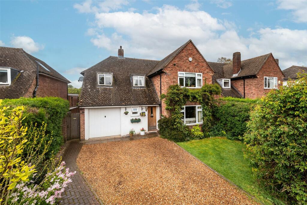4 bedroom detached house for sale in Haverhill Road, Stapleford