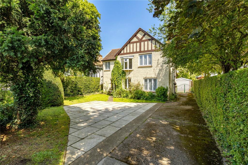 4 bedroom detached house for sale in Babraham Road, Cambridge, CB2