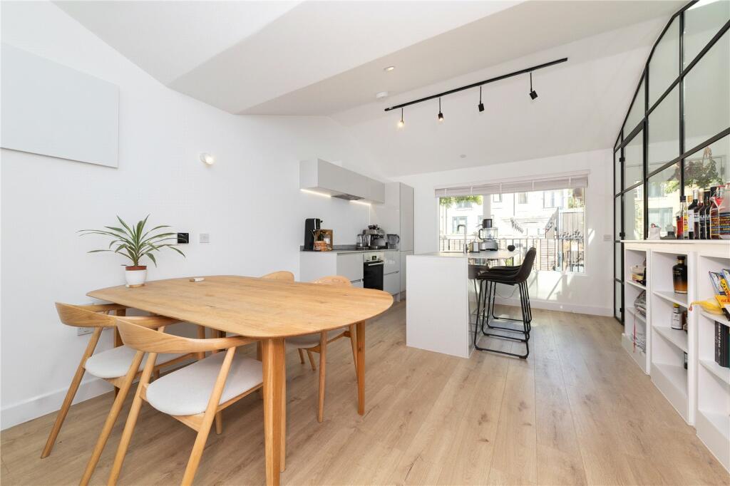 Additional property image - Barton Road, Cambridge, Cambridgeshire