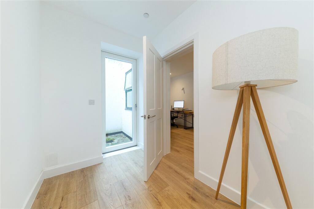 Additional property image - Barton Road, Cambridge, Cambridgeshire