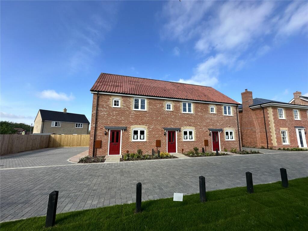 2 bedroom terraced house for sale in Off Dereham Road, Mattishall, Norfolk, NR20