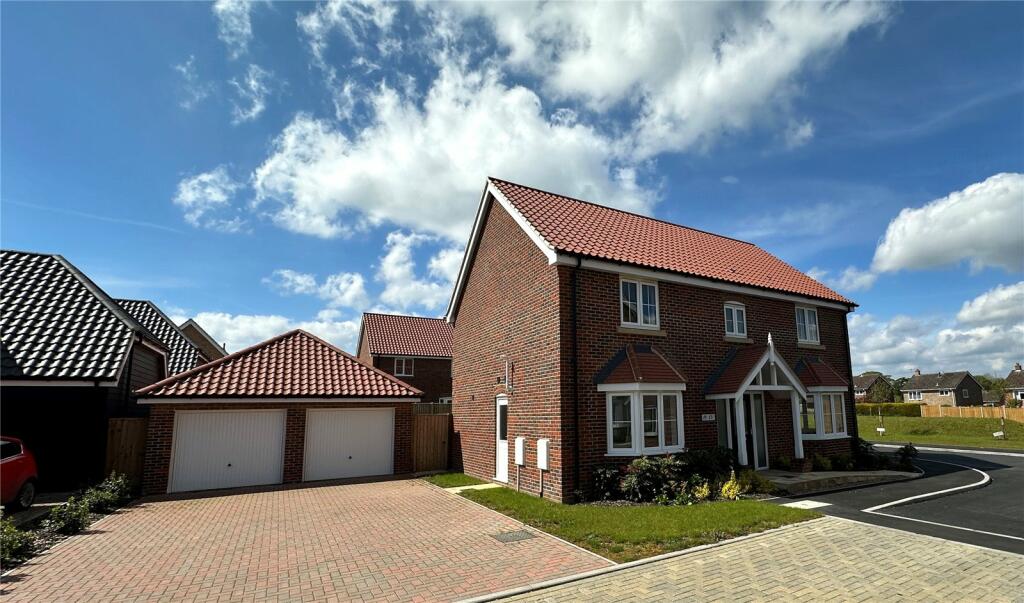 4 bedroom detached house for sale in Swardeston, Norwich, Norfolk, NR14