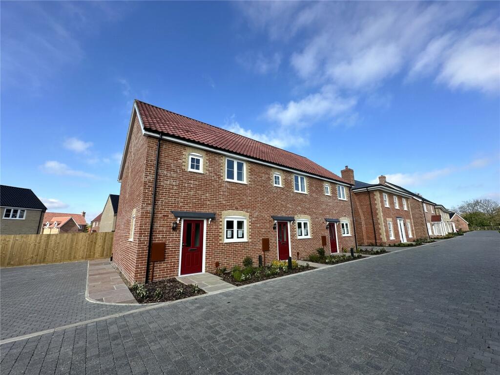 2 bedroom terraced house for sale in Off Dereham Road, Mattishall, Norfolk, NR20