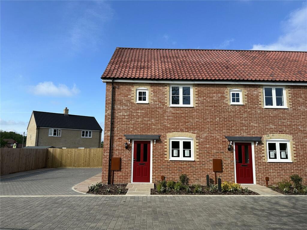 2 bedroom terraced house for sale in Off Dereham Road, Mattishall
