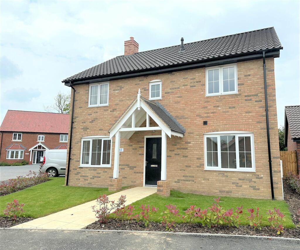 4 bedroom detached house for sale in The Paddocks, Blofield Heath
