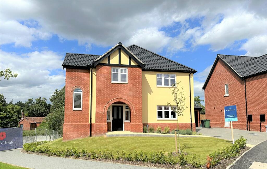 4 bedroom detached house for sale in Drayton High Road, Drayton