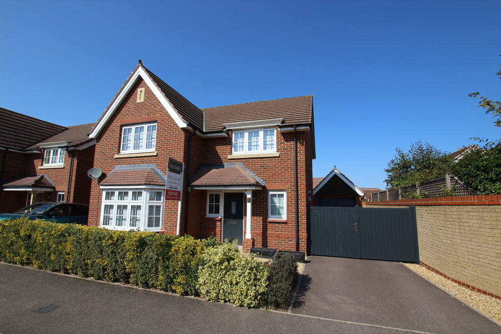 4 bedroom detached house for sale in Sussex Drive, Royston, SG8