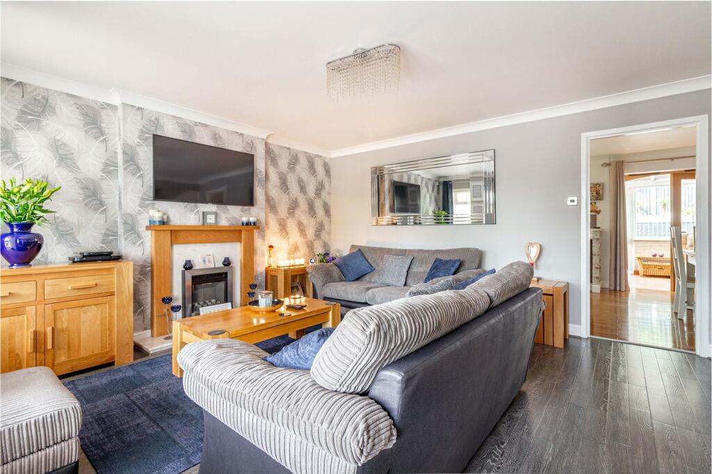 3 bedroom detached house for sale in Painswick Close, Oakenshaw, Redditch, Worcestershire, B98