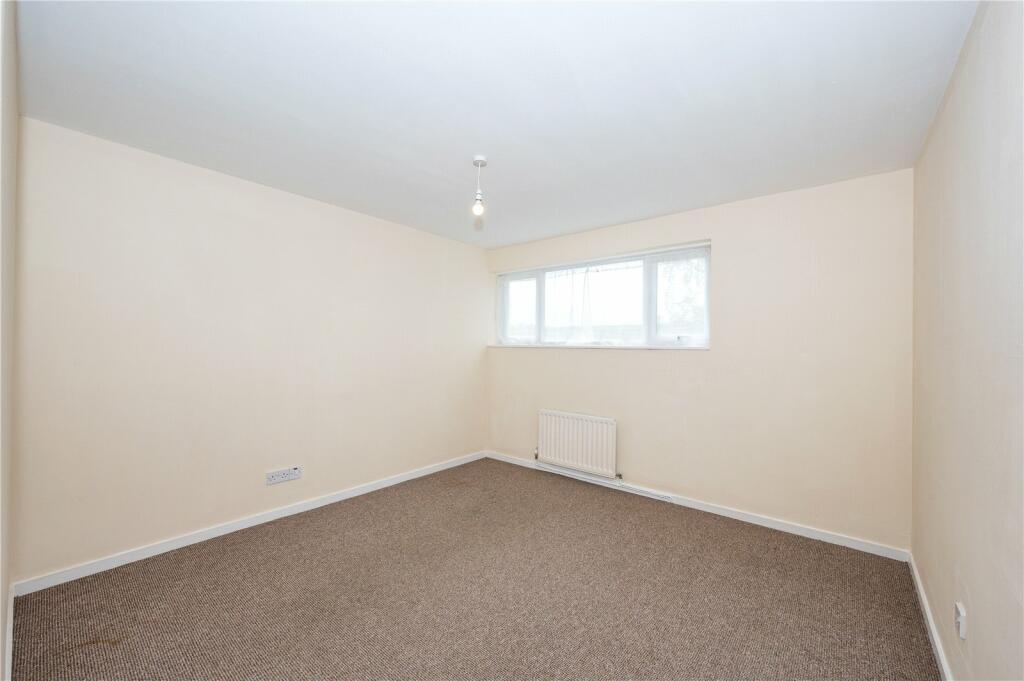 3 bedroom end of terrace house for sale in Fulbrook Close, Redditch