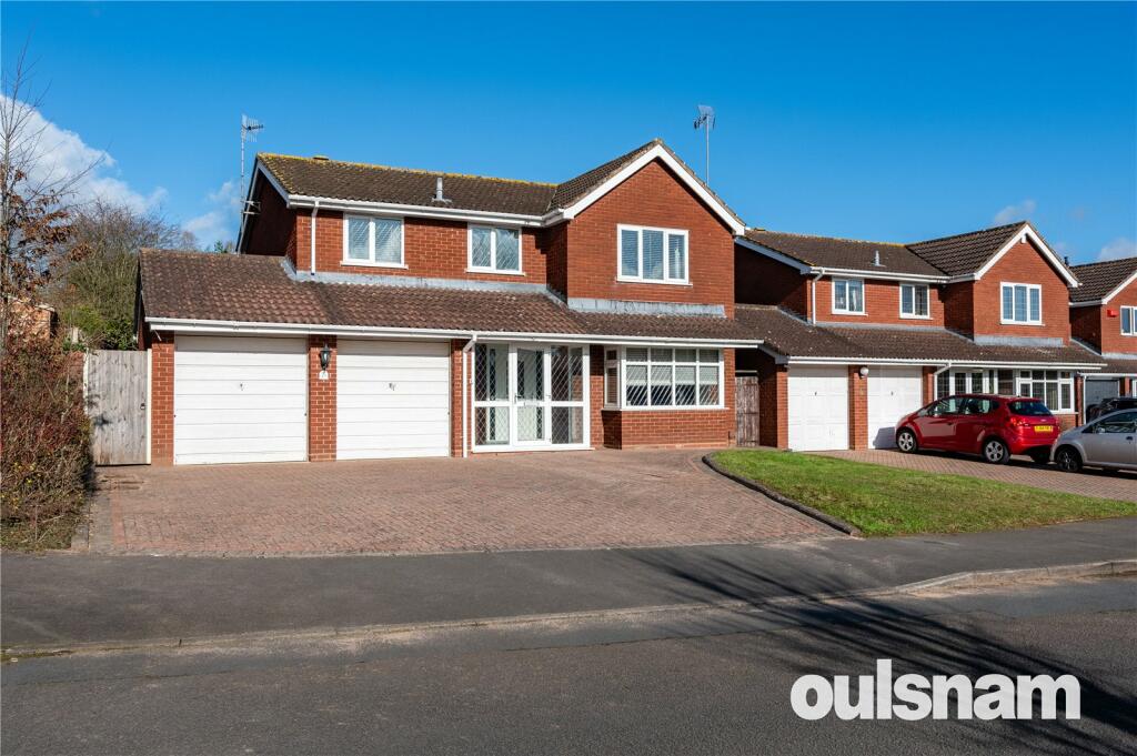 4 bedroom detached house for sale in Jersey Close, Church Hill North