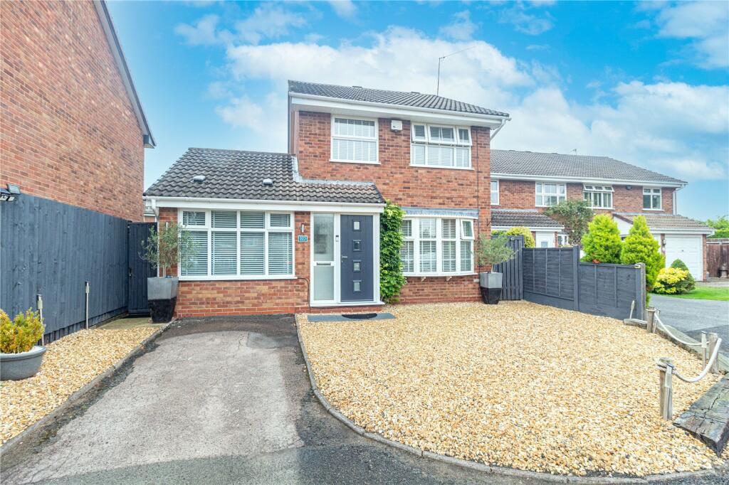 3 bedroom detached house for sale in Maisemore Close, Church Hill North ...